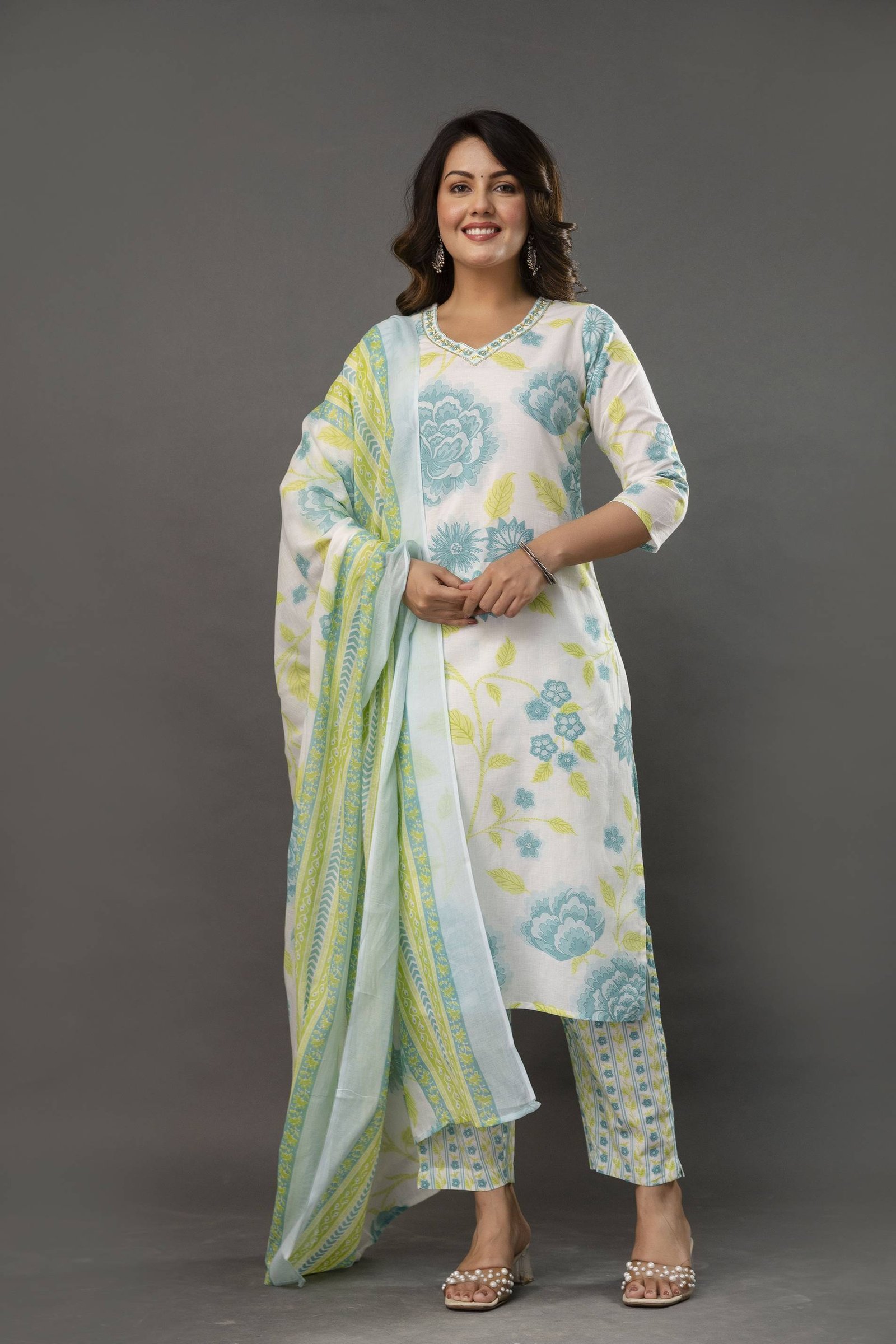 White blue elegant print 3 pcs set