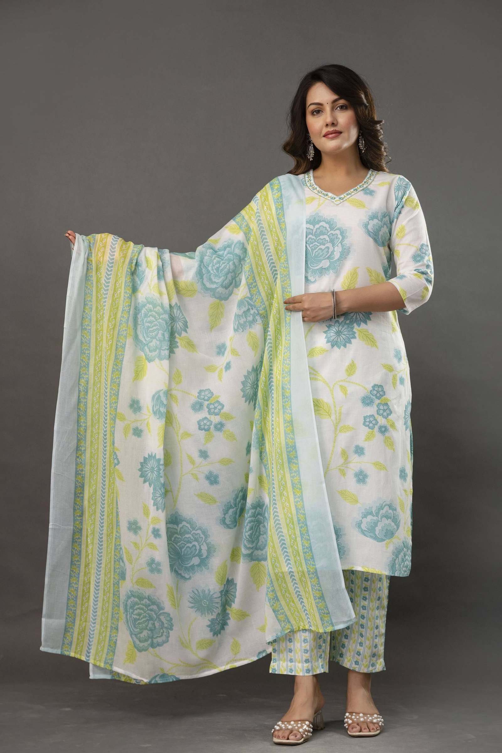 White blue elegant print 3 pcs set